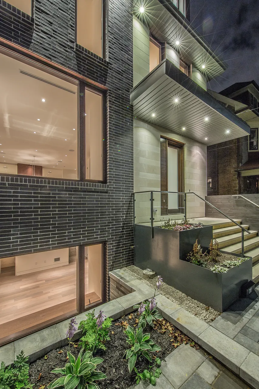 Lit terraces, Lytton Park residence